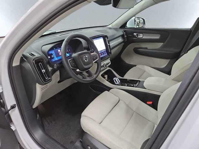 New 2025 Volvo XC40 B5 Plus w/ Protection Package Premier image 9