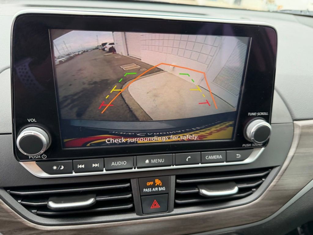 Used 2024 Nissan Altima 2.5 SV FWD image 24