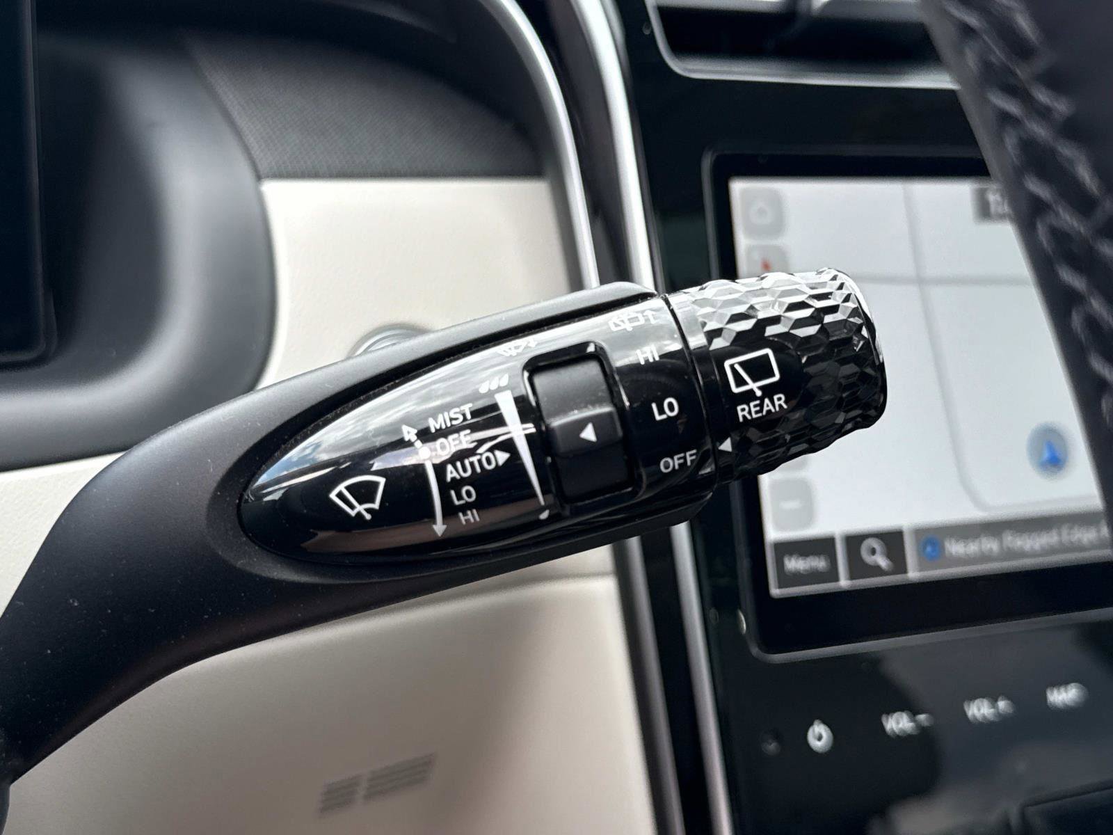 Used 2024 Hyundai Tucson Limited image 11