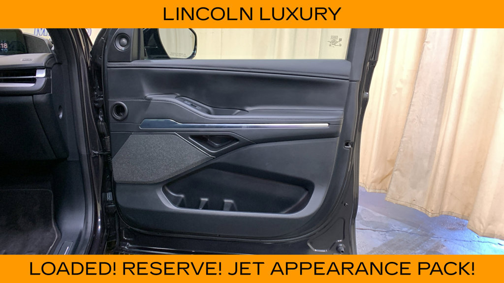 Used 2025 Lincoln Navigator Reserve w/ Jet Appearance Package AWD/4WD image 11