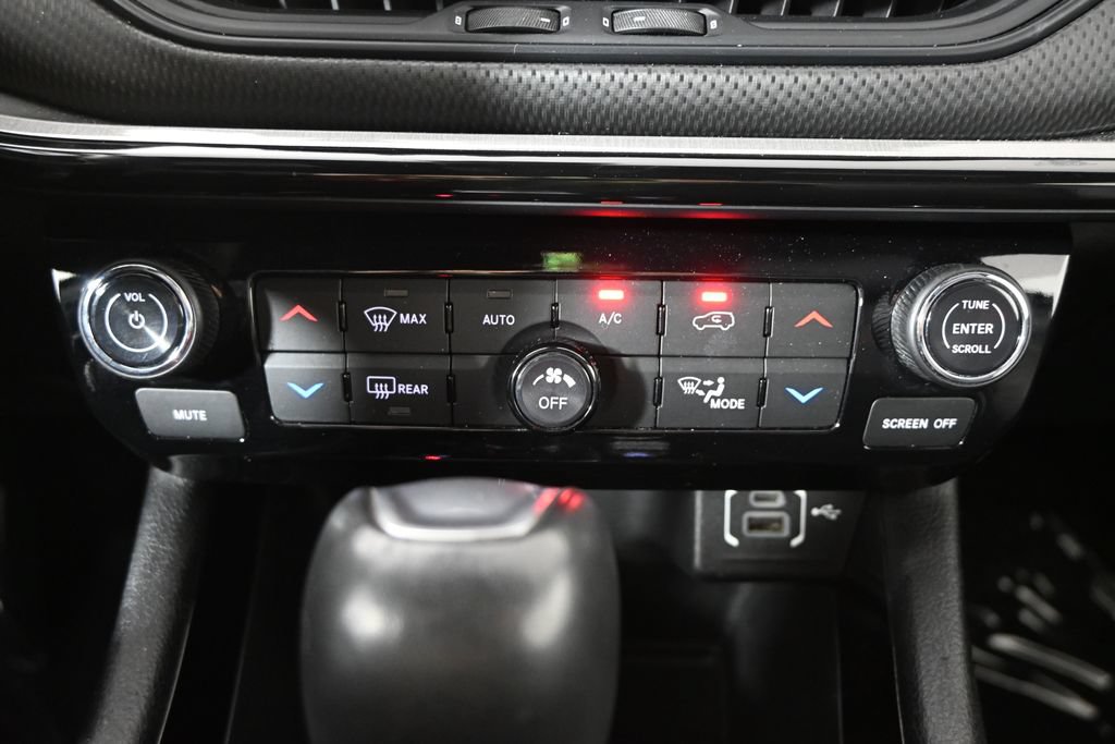 Used 2024 Jeep Compass Trailhawk AWD/4WD image 29