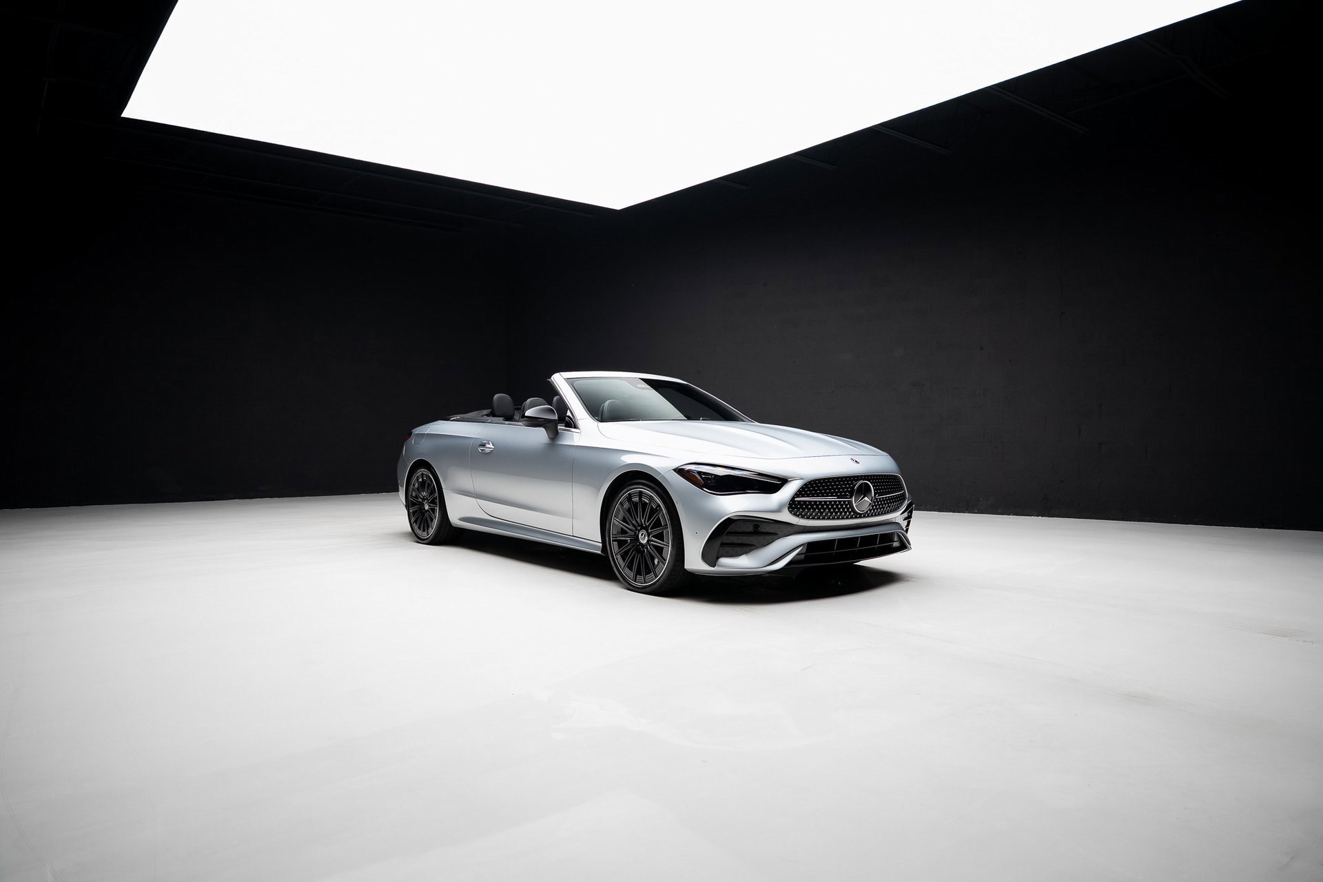 Used 2024 Mercedes-Benz CLE 300 4MATIC Cabriolet image 88