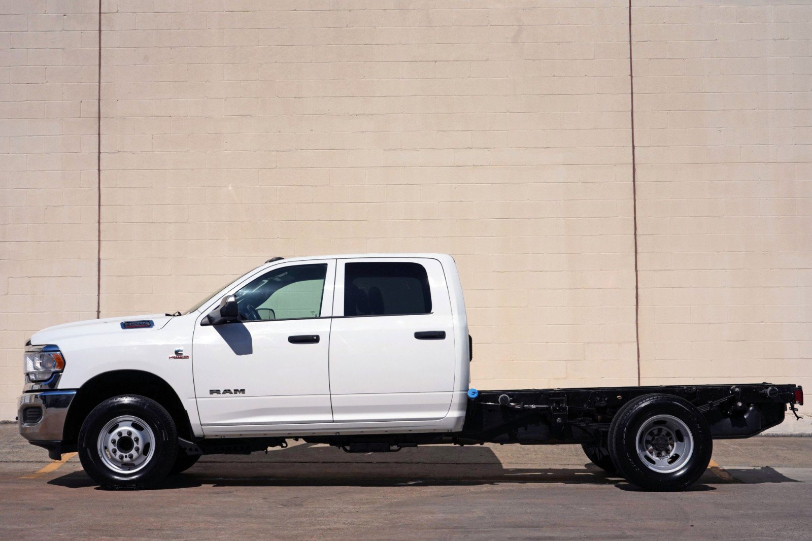 Used 2021 RAM 3500 Tradesman w/ Chrome Appearance Group AWD/4WD image 8