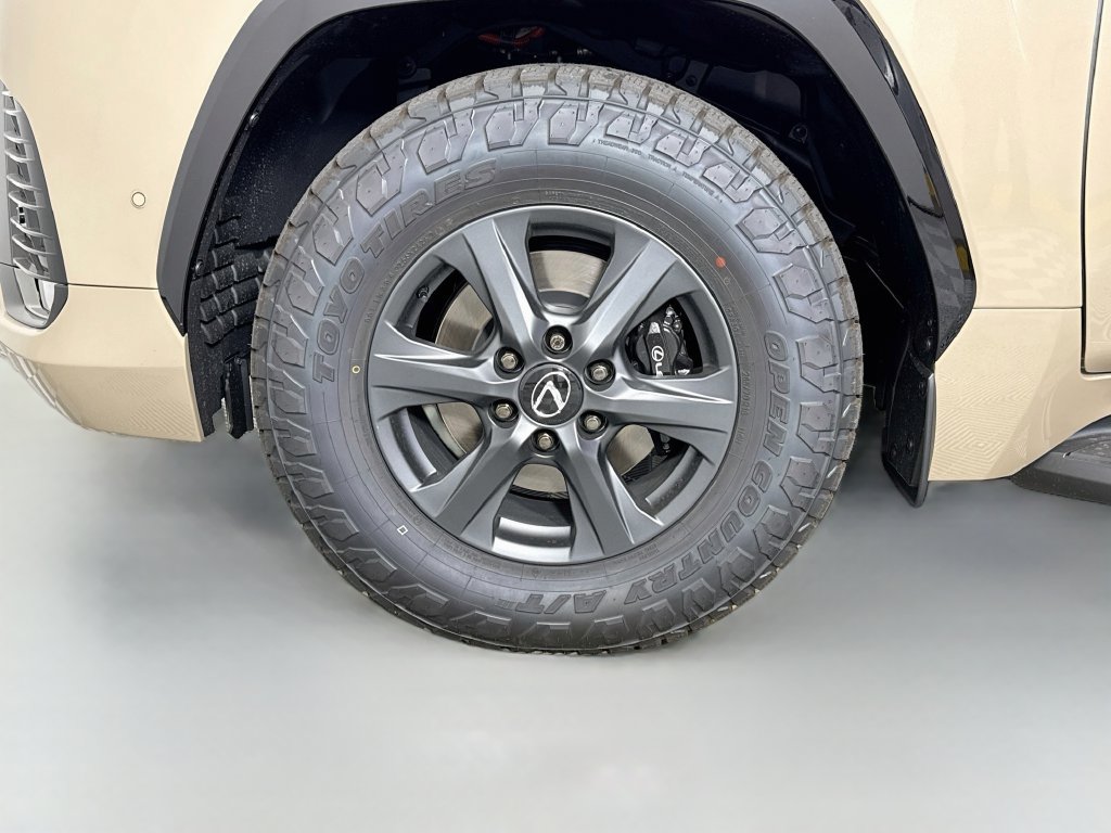 New 2026 Lexus LX 700h Overtrail w/ Accessory Package (Z1) AWD/4WD image 20