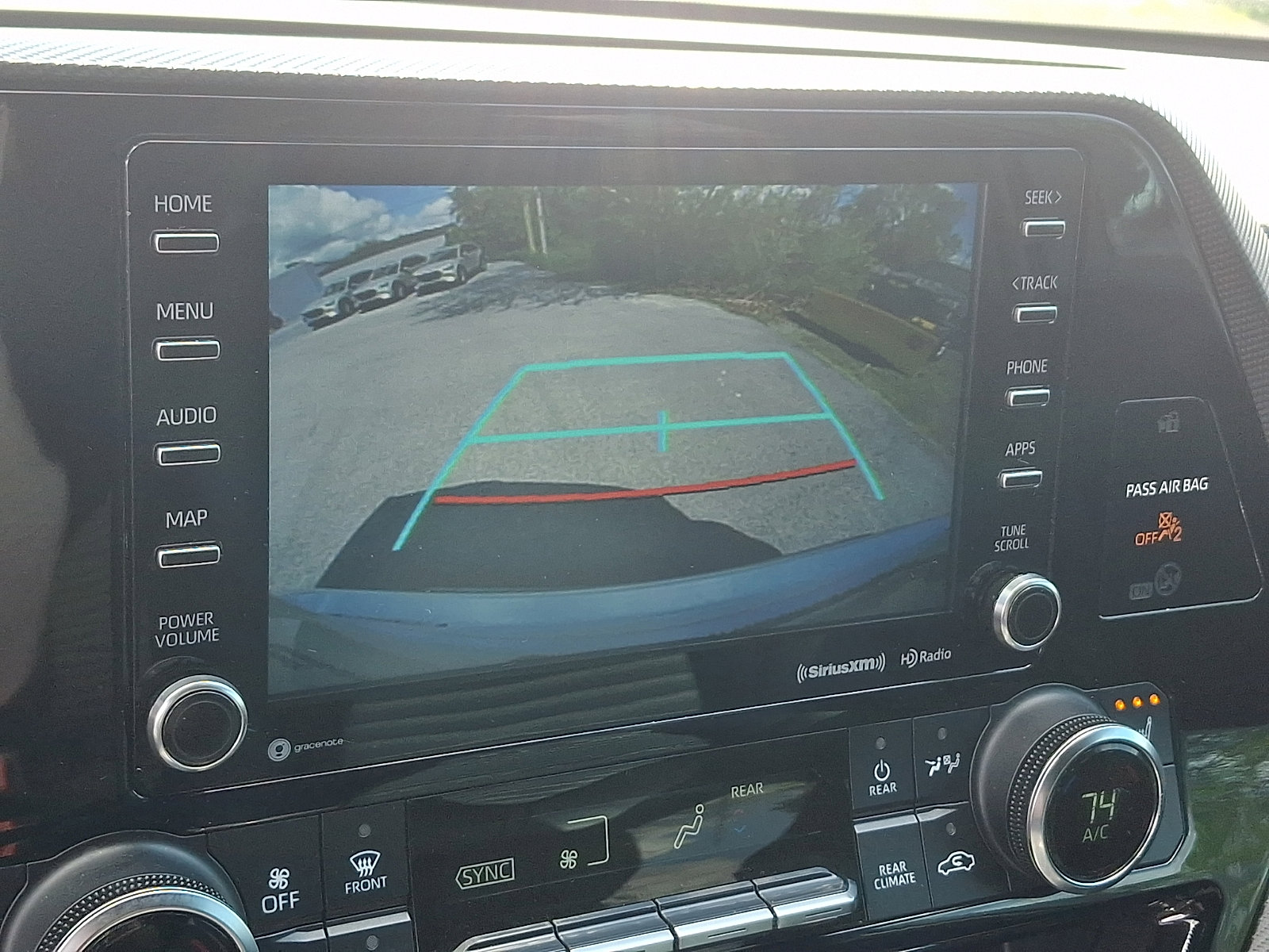 Used 2022 Toyota Highlander XSE FWD image 19