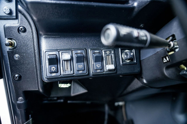 Used 2003 HUMMER H1 4-Door Open Top image 30
