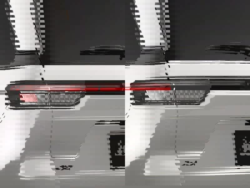 New 2025 Jeep Grand Cherokee Limited image 12