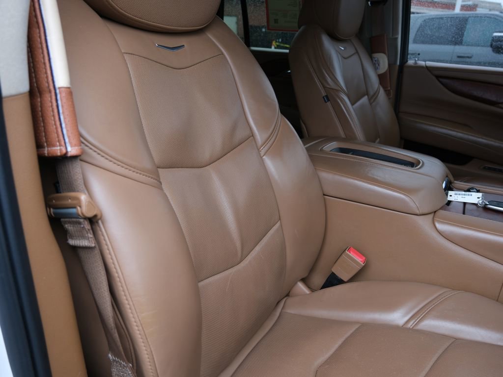 Used 2016 Cadillac Escalade Platinum AWD/4WD image 38