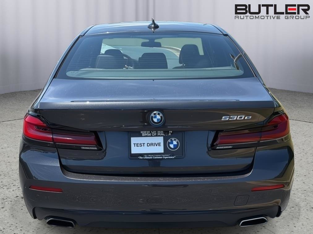 Used 2023 BMW 530e w/ Premium Package RWD image 5