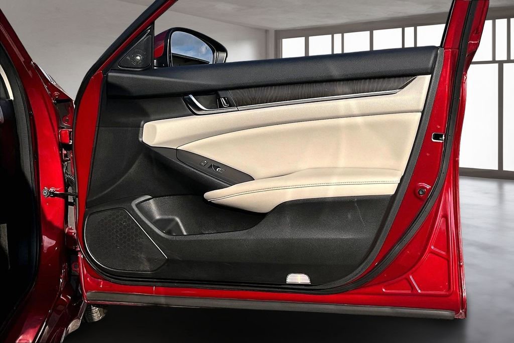 Used 2020 Honda Accord Touring image 28