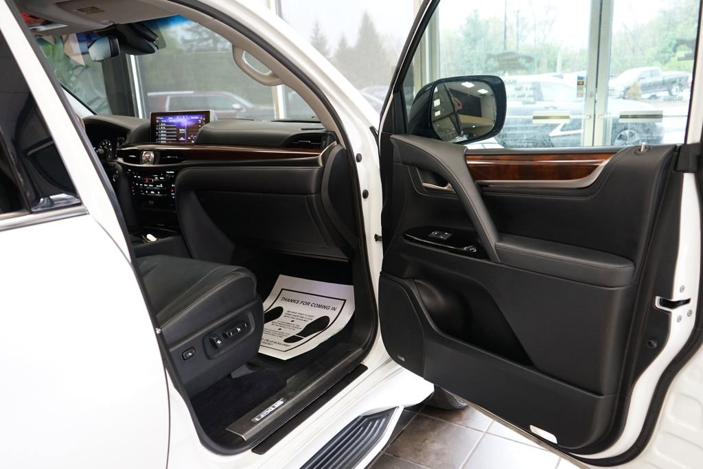 Used 2017 Lexus LX 570 4WD w/ Luxury Package image 55