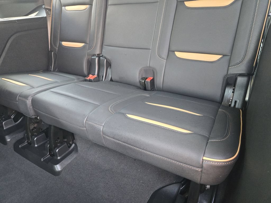Used 2024 GMC Yukon AT4 w/ Technology Package AWD/4WD image 33