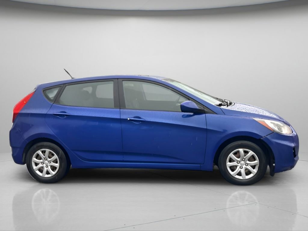 Used 2012 Hyundai Accent GS image 3