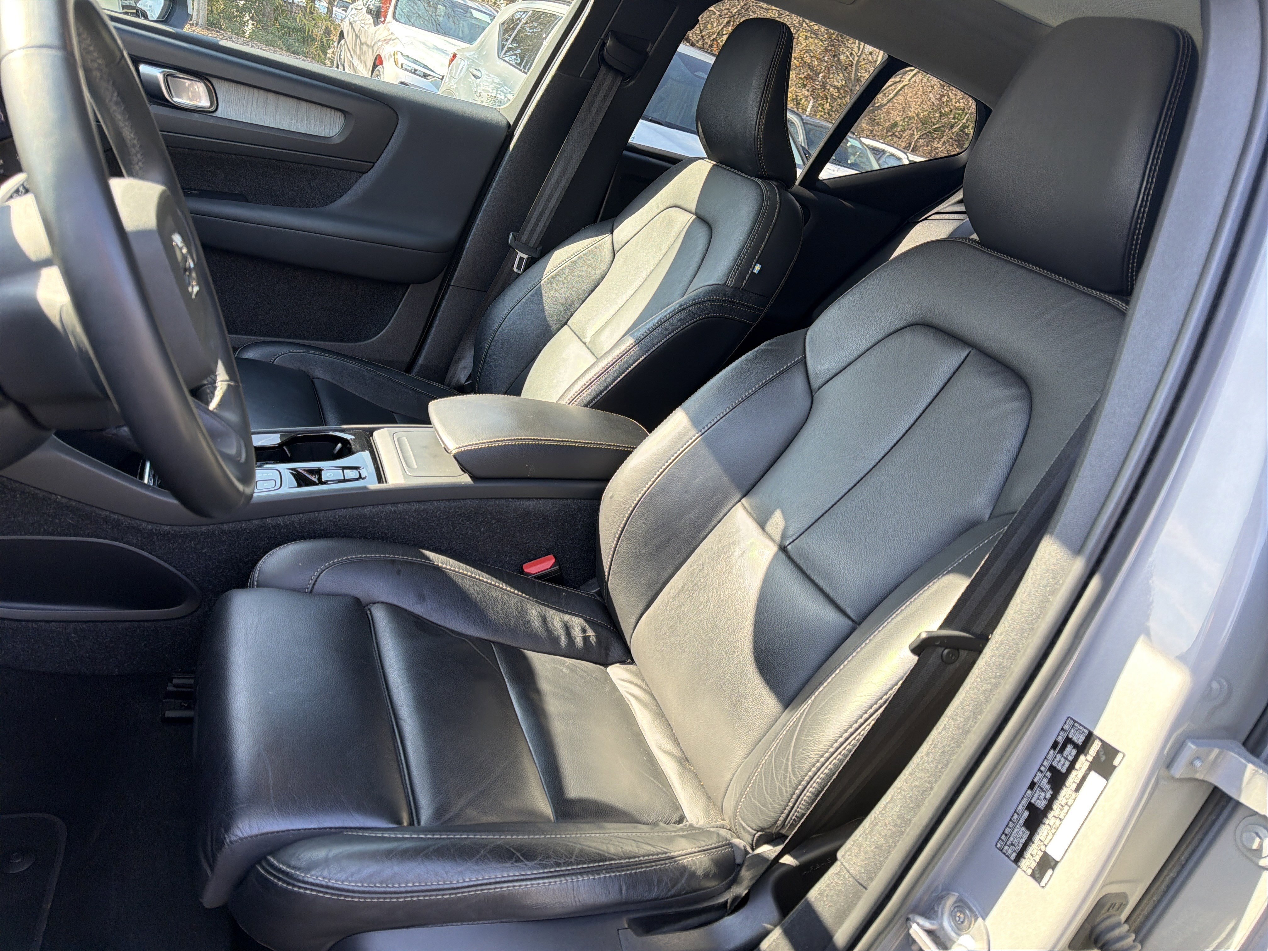 Certified 2023 Volvo XC40 B4 Plus w/ Driver Assist Package image 16