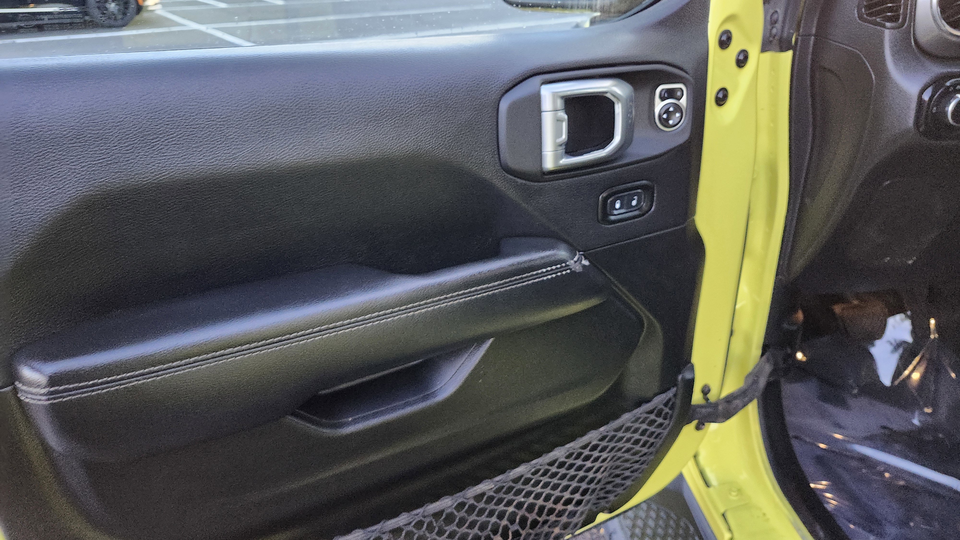 Used 2023 Jeep Gladiator Overland w/ Cold Weather Group image 17