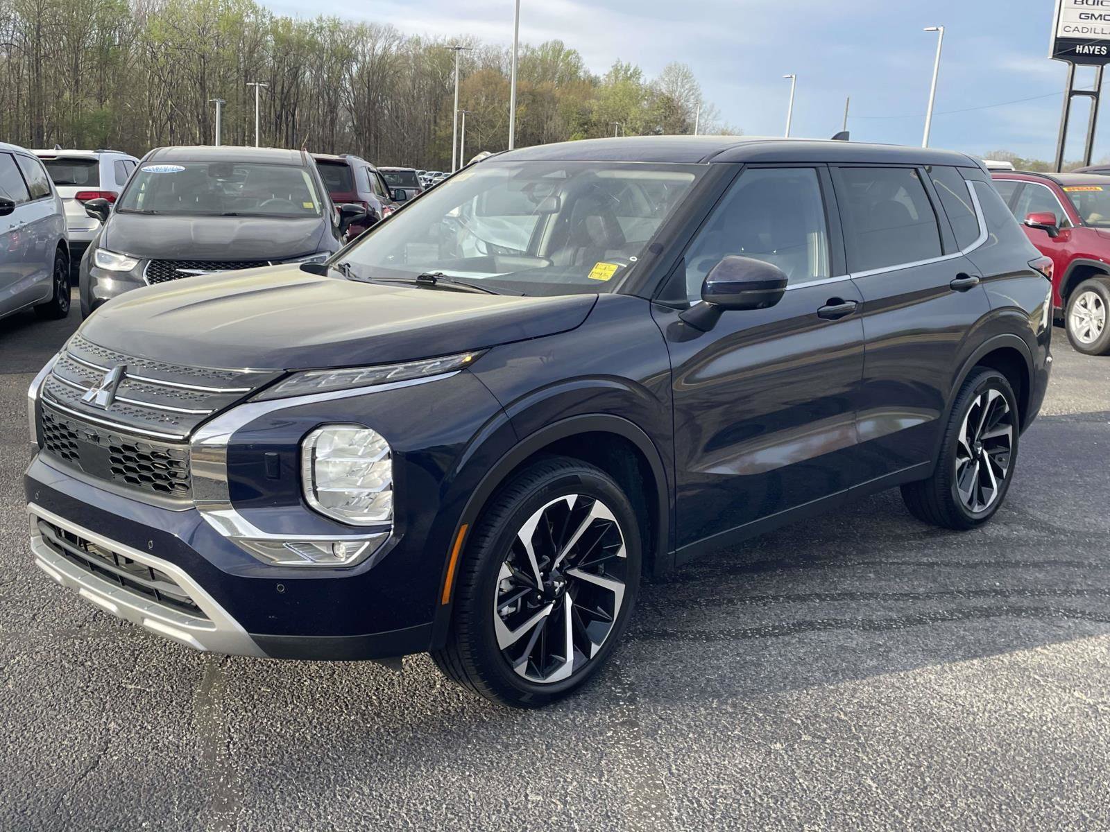Used 2024 Mitsubishi Outlander SE image 4