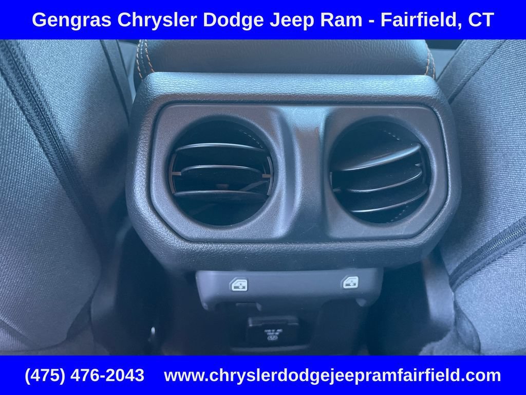 Certified 2025 Jeep Wrangler Unlimited Sahara AWD/4WD image 39