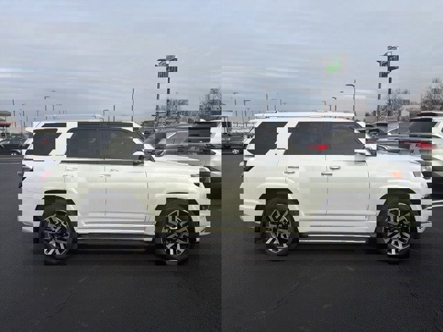 Used 2016 Toyota 4Runner Limited image 13