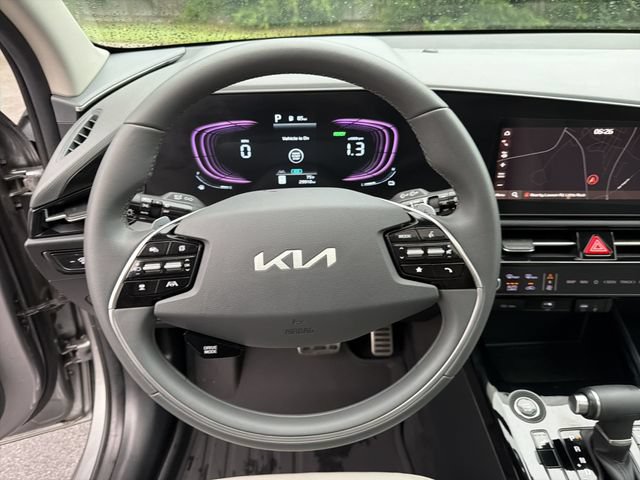 Used 2024 Kia Niro EX Touring FWD image 23