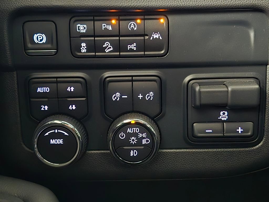 Used 2025 Chevrolet Tahoe RST w/ Comfort Package image 31