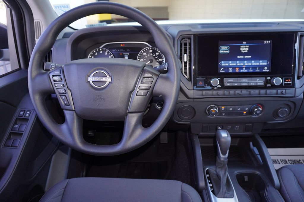 Used 2025 Nissan Frontier S image 9