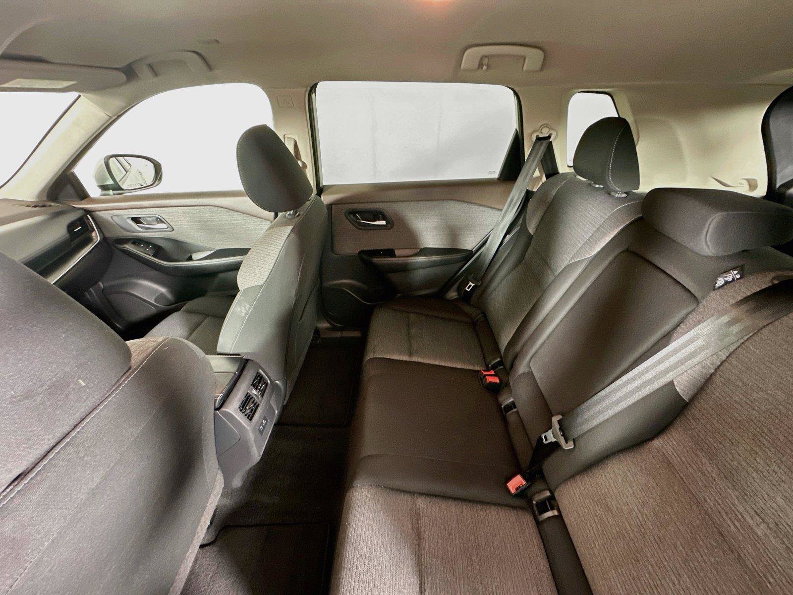 Used 2023 Nissan Rogue SV AWD/4WD image 11