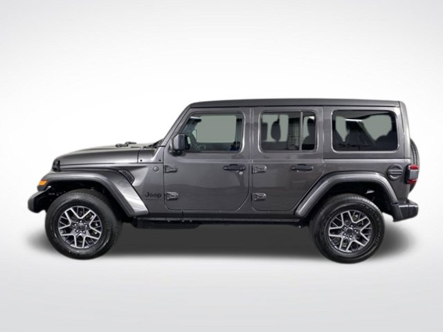 Used 2026 Jeep Wrangler Unlimited Sahara AWD/4WD image 13