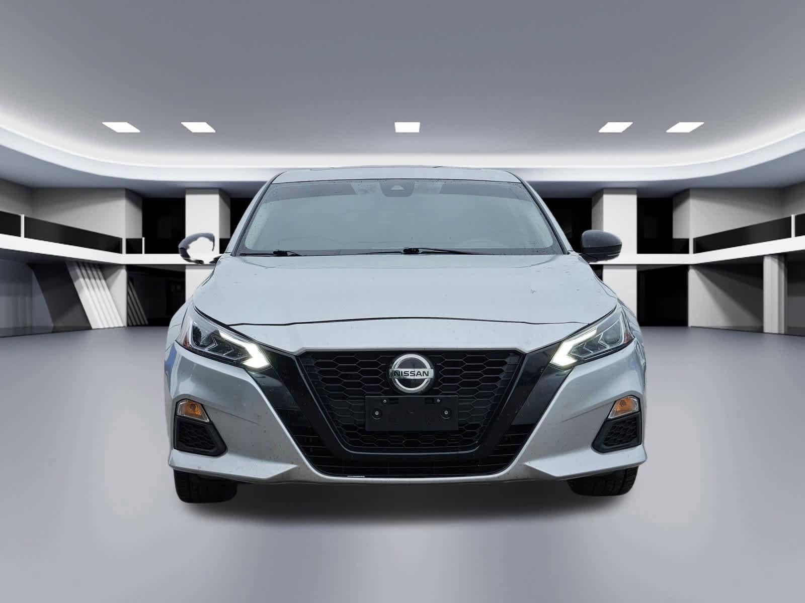 Used 2021 Nissan Altima 2.5 SR w/ SR Premium Package FWD image 6