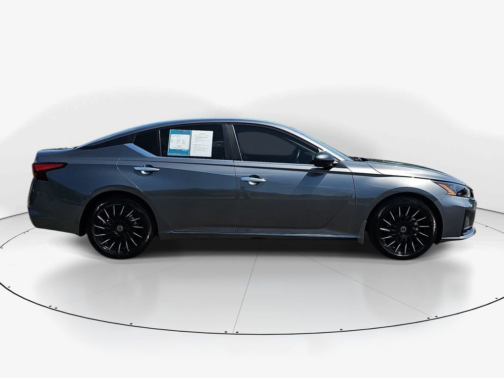 Used 2024 Nissan Altima 2.5 S image 4