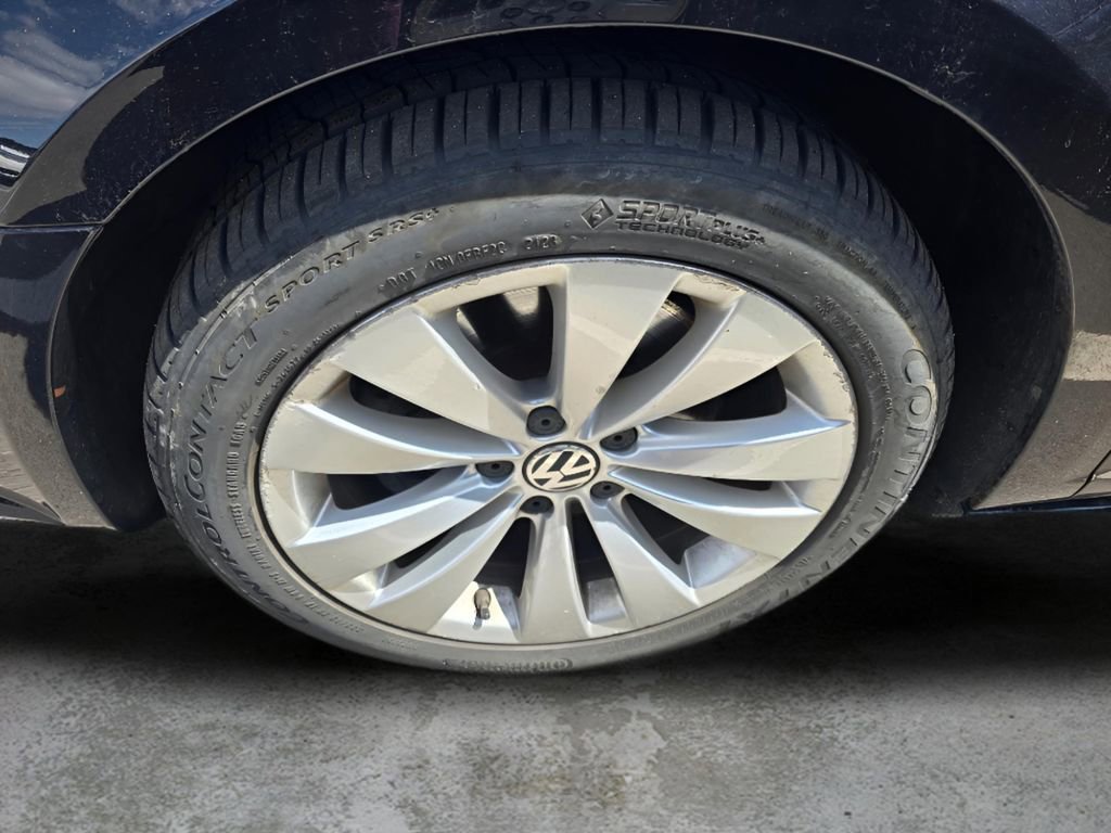 Used 2010 Volkswagen CC Sport FWD image 16