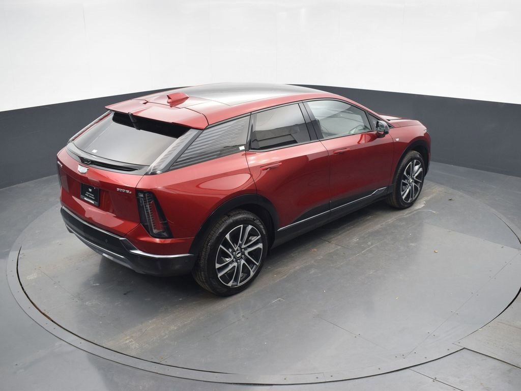 Certified 2025 Cadillac Optiq Sport 2 w/ LPO, Floor Liner Package image 50