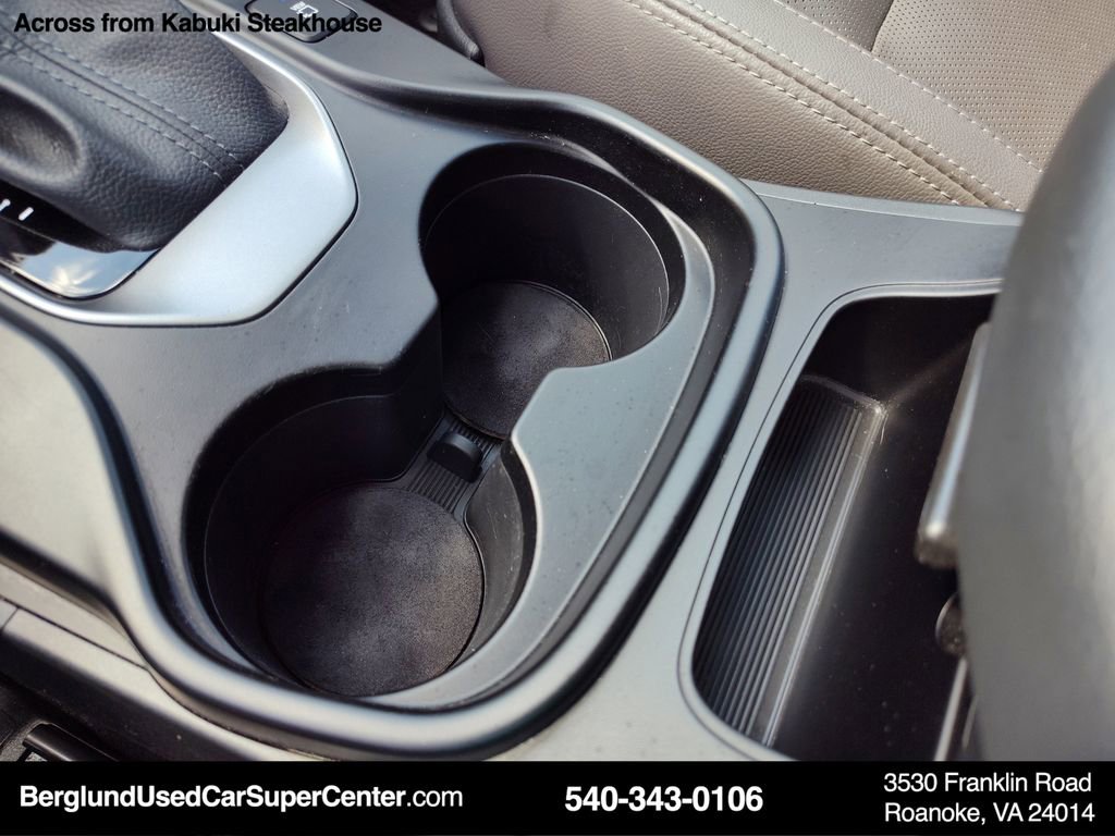 Used 2018 Hyundai Santa Fe SE FWD image 34