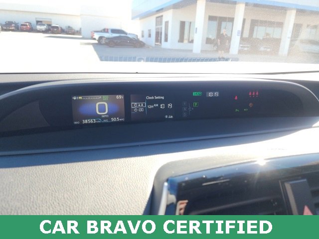 Used 2022 Toyota Prius XLE image 28