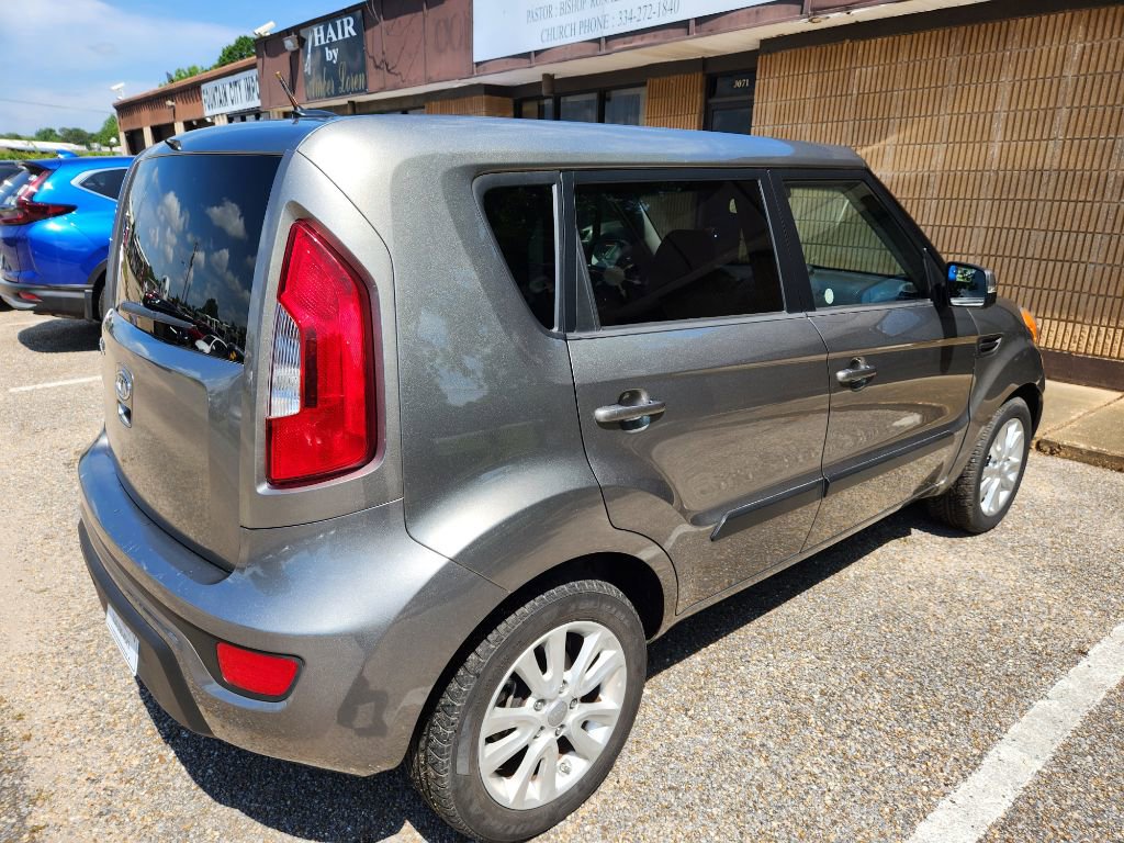 Used 2012 Kia Soul + FWD image 4