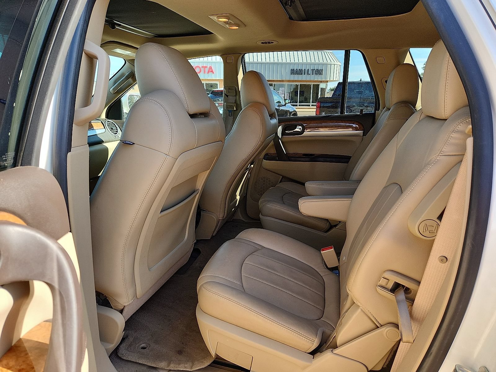 Used 2012 Buick Enclave Premium w/ LPO, Cargo Convenience Pkg FWD image 8