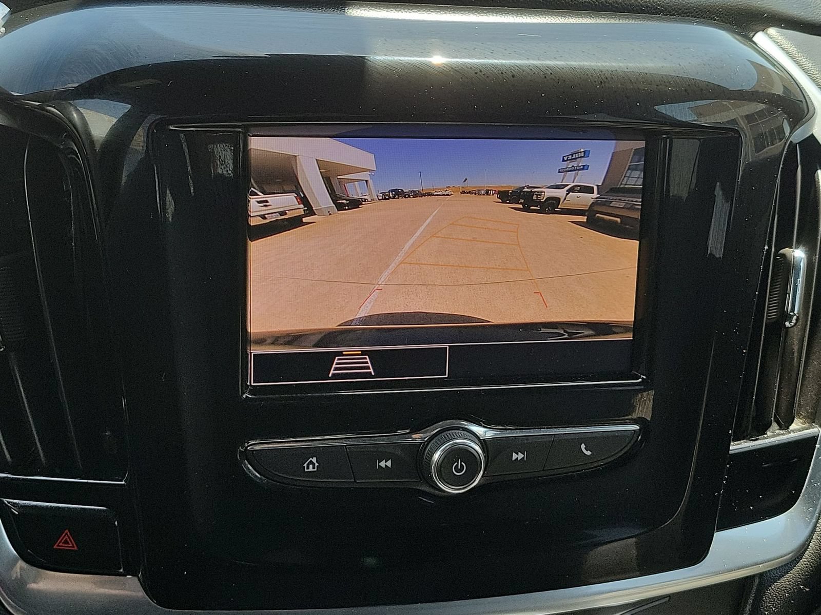 Used 2023 Chevrolet Traverse LT FWD image 14
