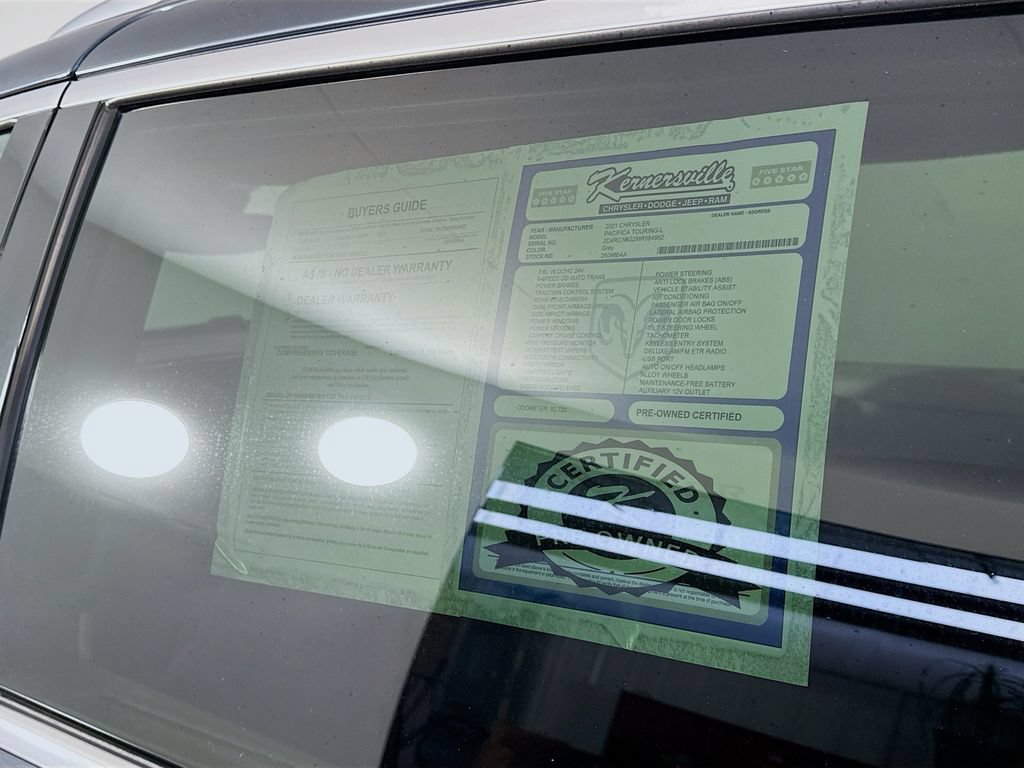 Used 2021 Chrysler Pacifica Touring-L FWD image 35