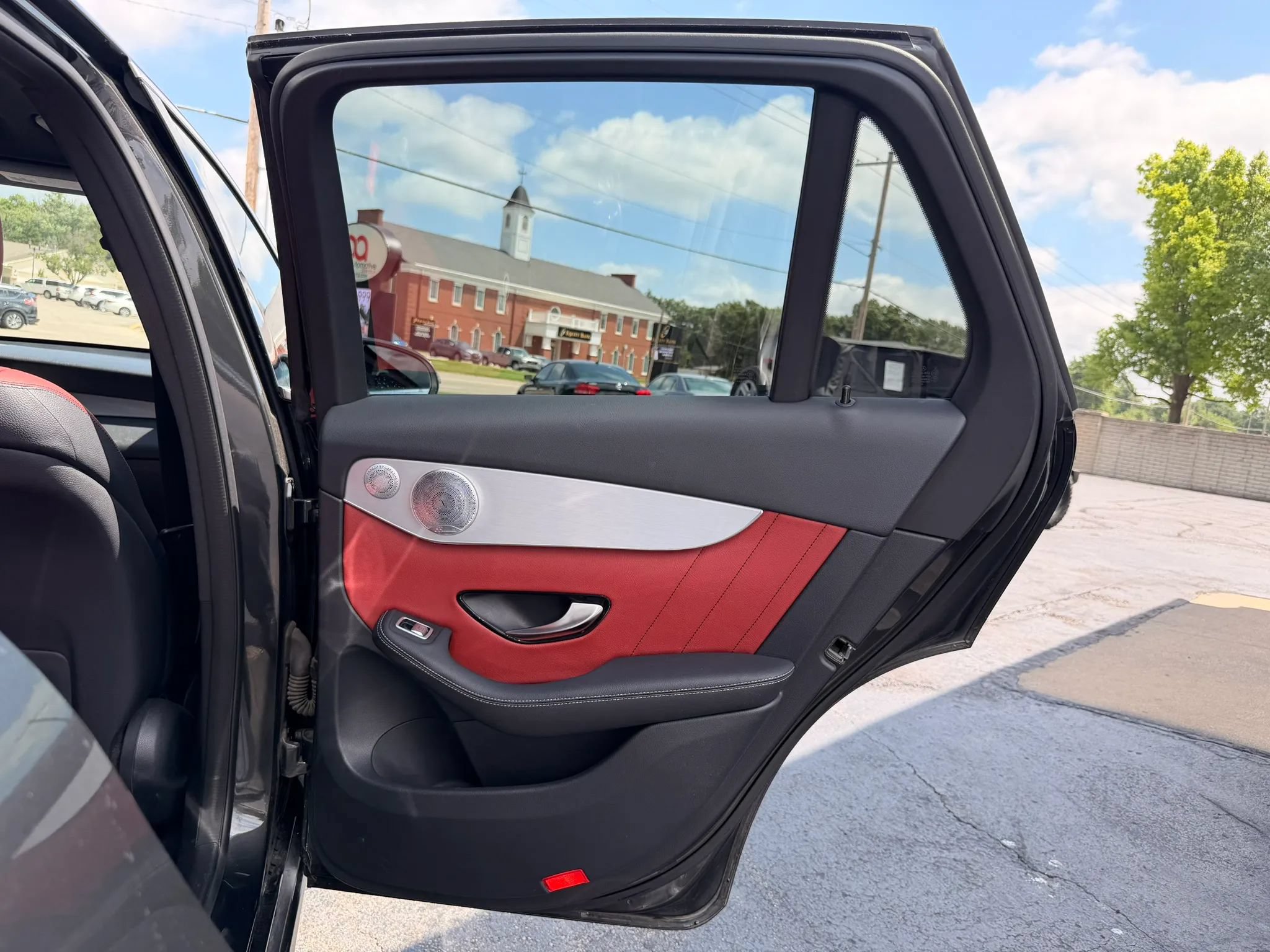 Used 2020 Mercedes-Benz GLC 300 4MATIC image 30