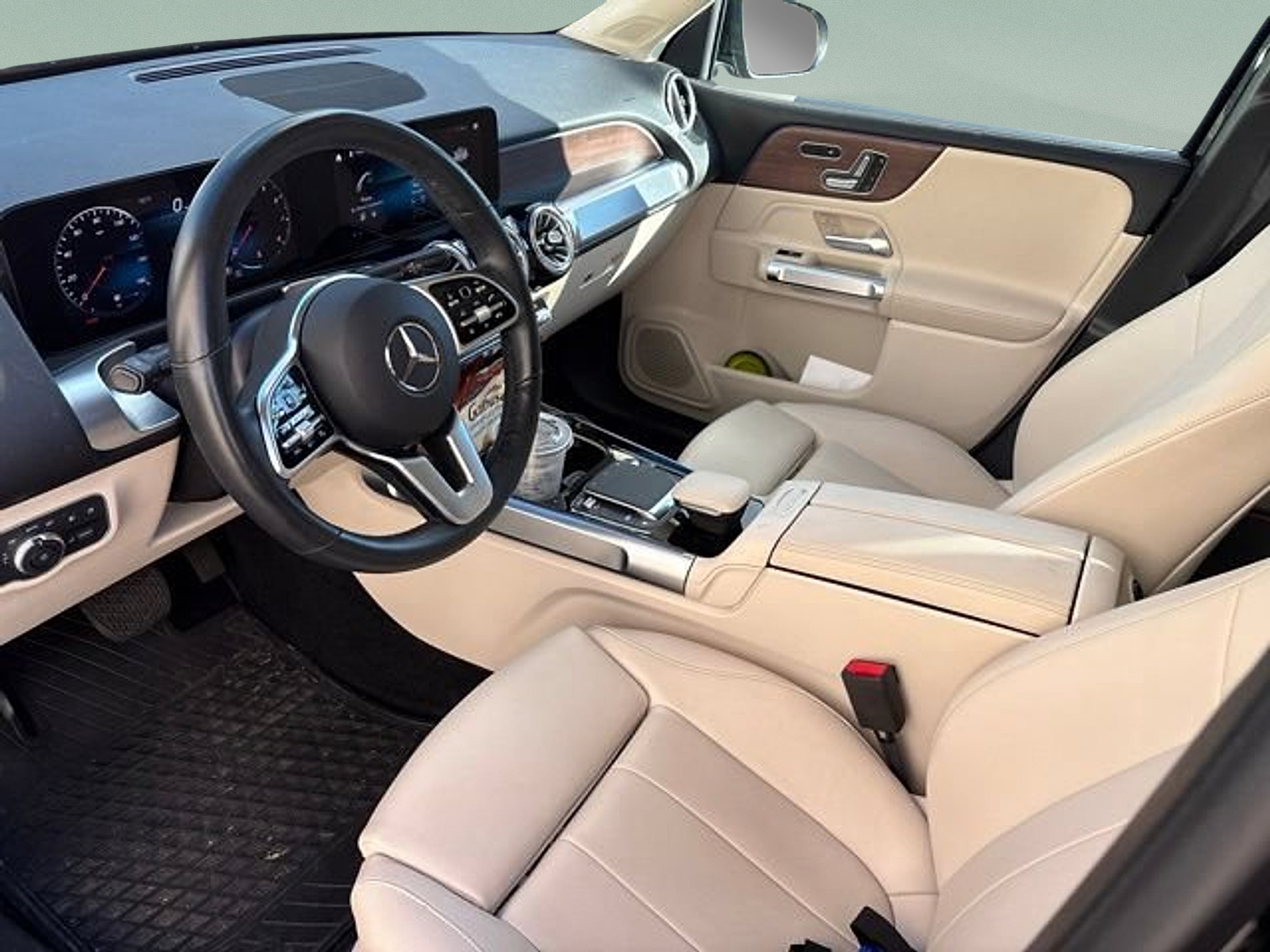 Used 2023 Mercedes-Benz GLB 250 4MATIC image 13