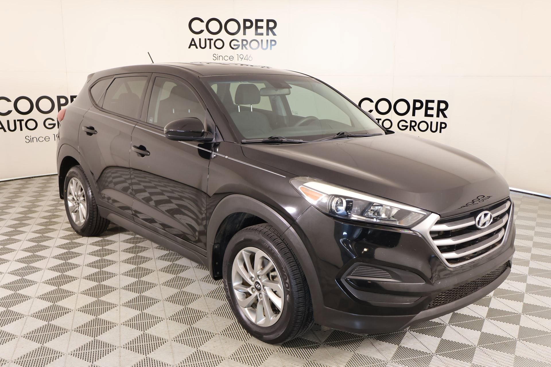 Used 2018 Hyundai Tucson SE image 1