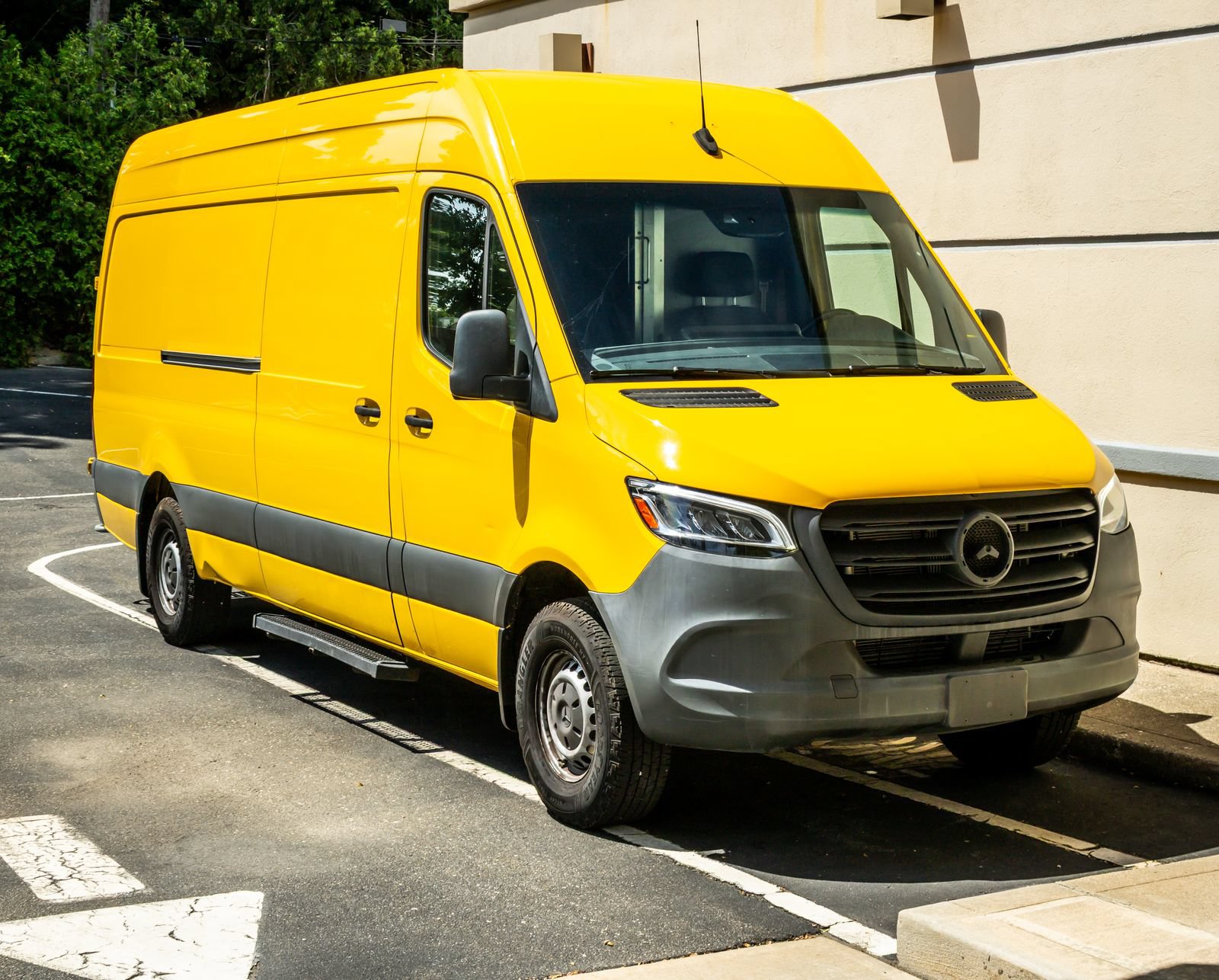 Used 2021 Mercedes-Benz Sprinter 2500 image 10