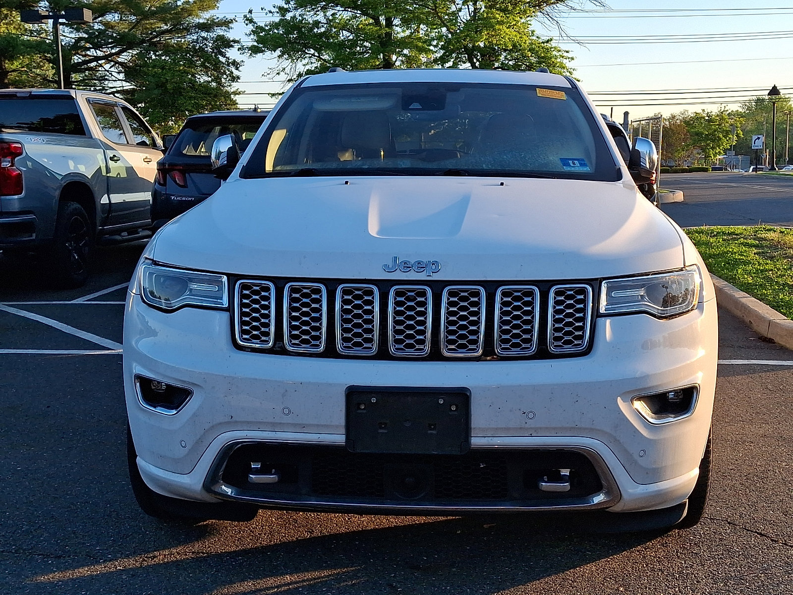 Used 2019 Jeep Grand Cherokee Overland AWD/4WD image 3