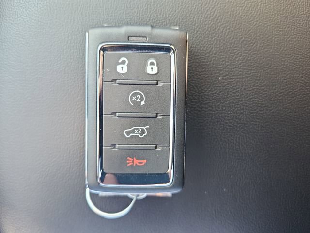 New 2025 Jeep Grand Cherokee L Limited w/ Luxury Tech Group II image 31