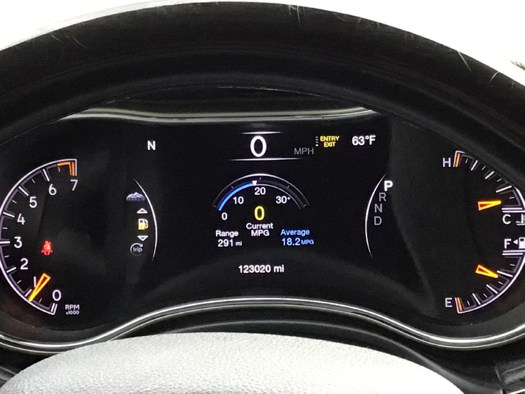 Used 2017 Jeep Grand Cherokee Overland AWD/4WD image 16