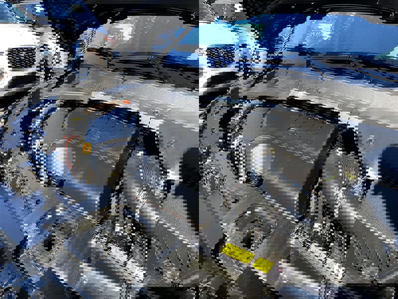 Used 2025 Land Rover Discovery Sport Dynamic SE image 33