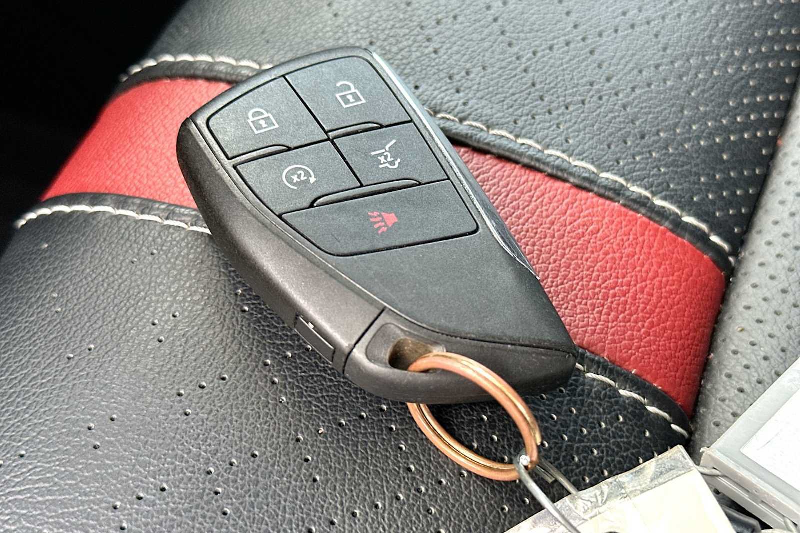 Used 2025 Chevrolet Traverse RS FWD image 29