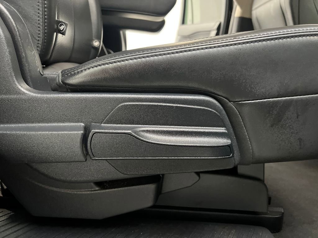 Used 2024 Ford Expedition Max XLT image 19