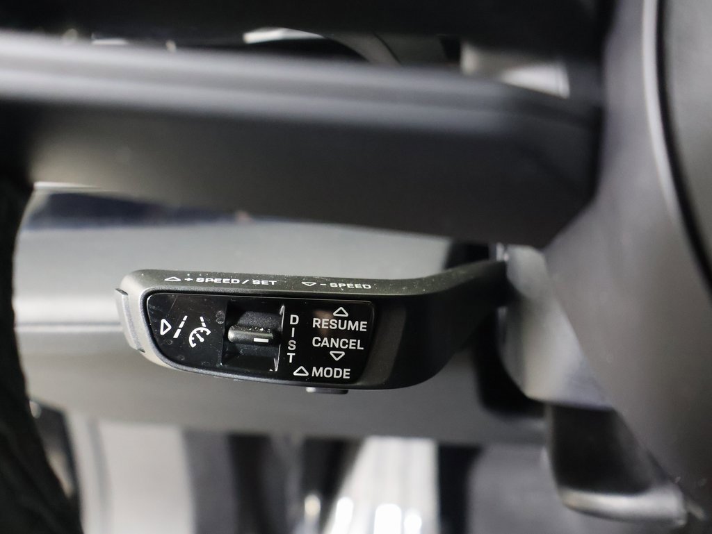 Used 2024 Porsche Taycan image 25