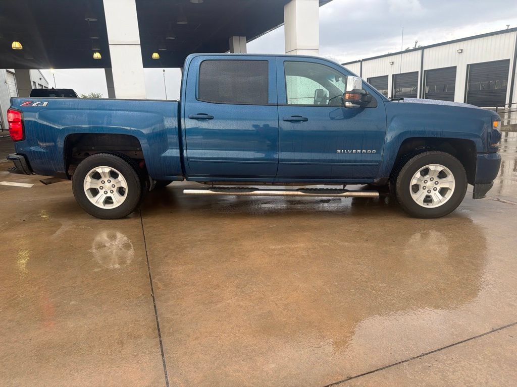 Used 2018 Chevrolet Silverado 1500 LT w/ All Star Edition AWD/4WD image 2