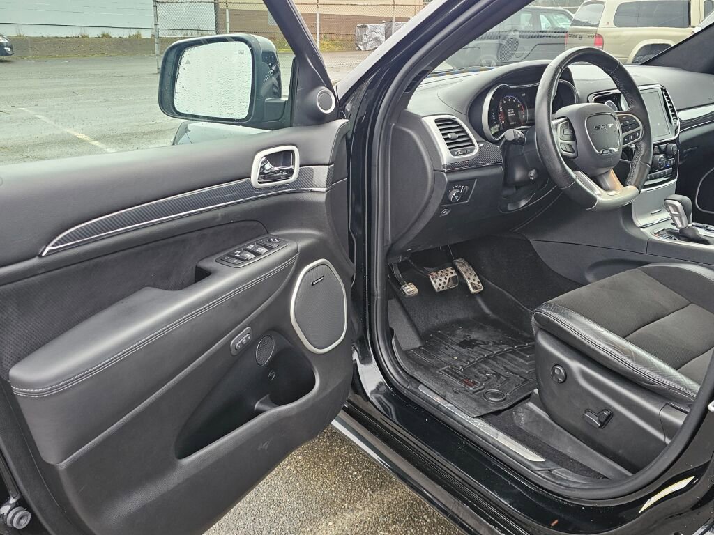 Used 2020 Jeep Grand Cherokee SRT image 18